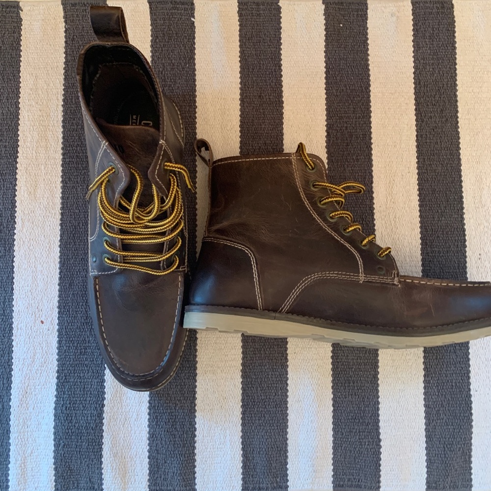 Crevo Memory Foam Brown Boots